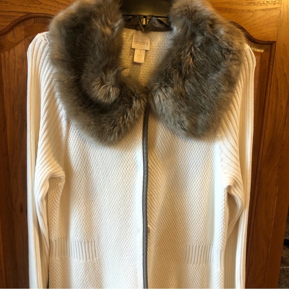 LIKE NEW! Chico’s White Long Button Sweater/Jacket w/Faux Fur Neck-Womens Medium - Picture 3 of 14